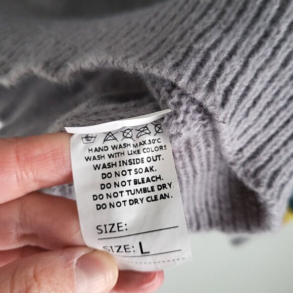 Knit Sweater • Multicolor Nordic Pattern • Size L - Picture 5 of 7